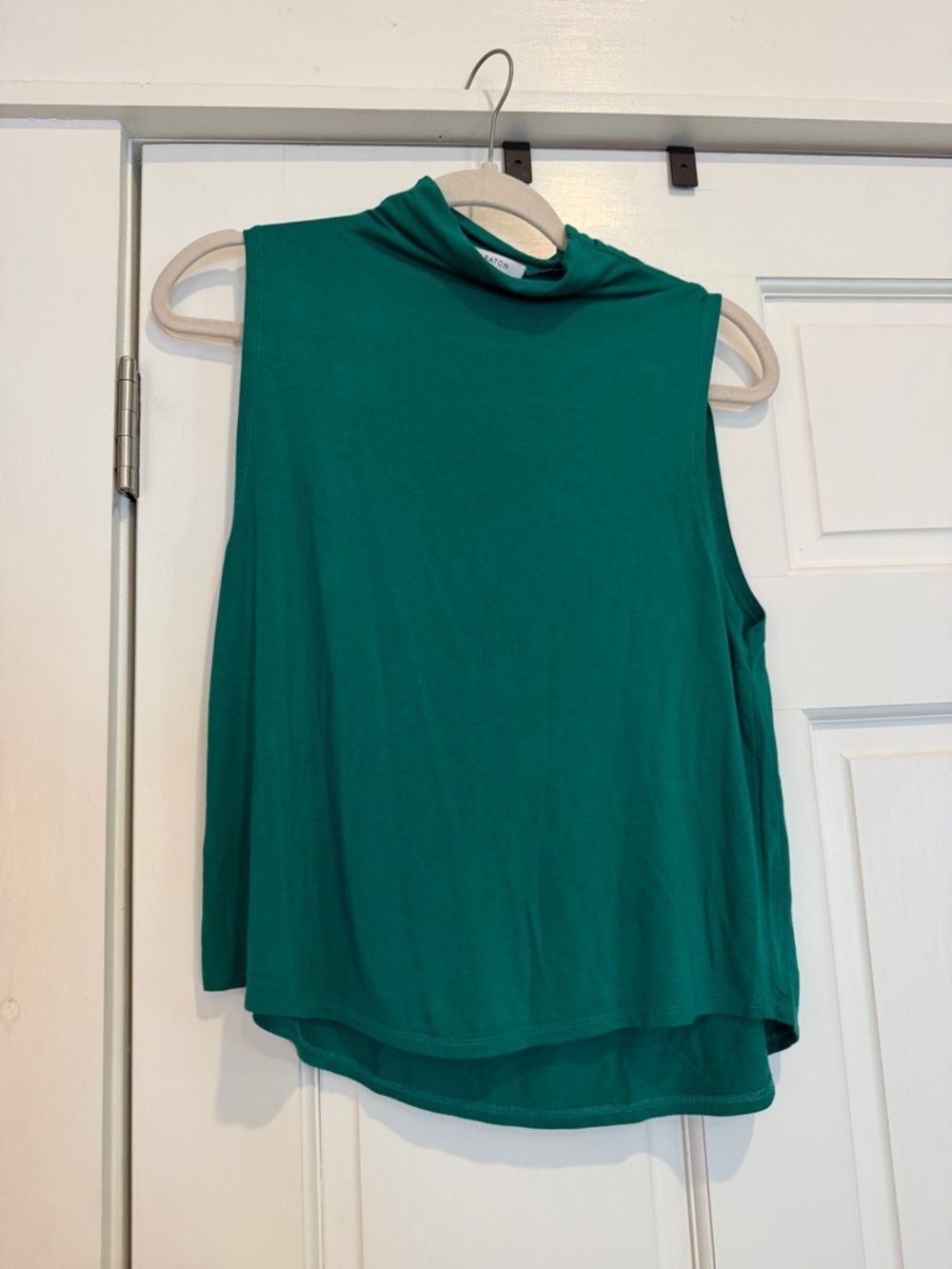 Babaton Aritzia Sleeveless Mock Neck Tank Top in Kelly Green